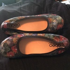 Abeo floral flats